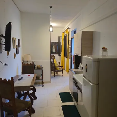 Indipendente Centro Policlinico Apartment *